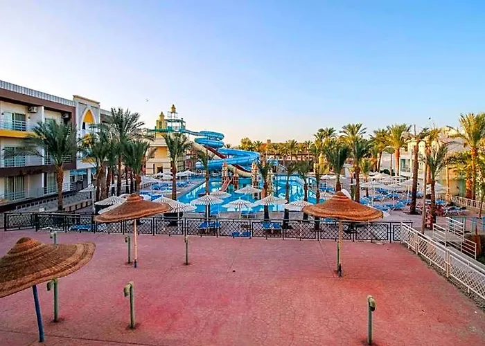 Fantastic With Private And Aqua Park 酒店 洪加達